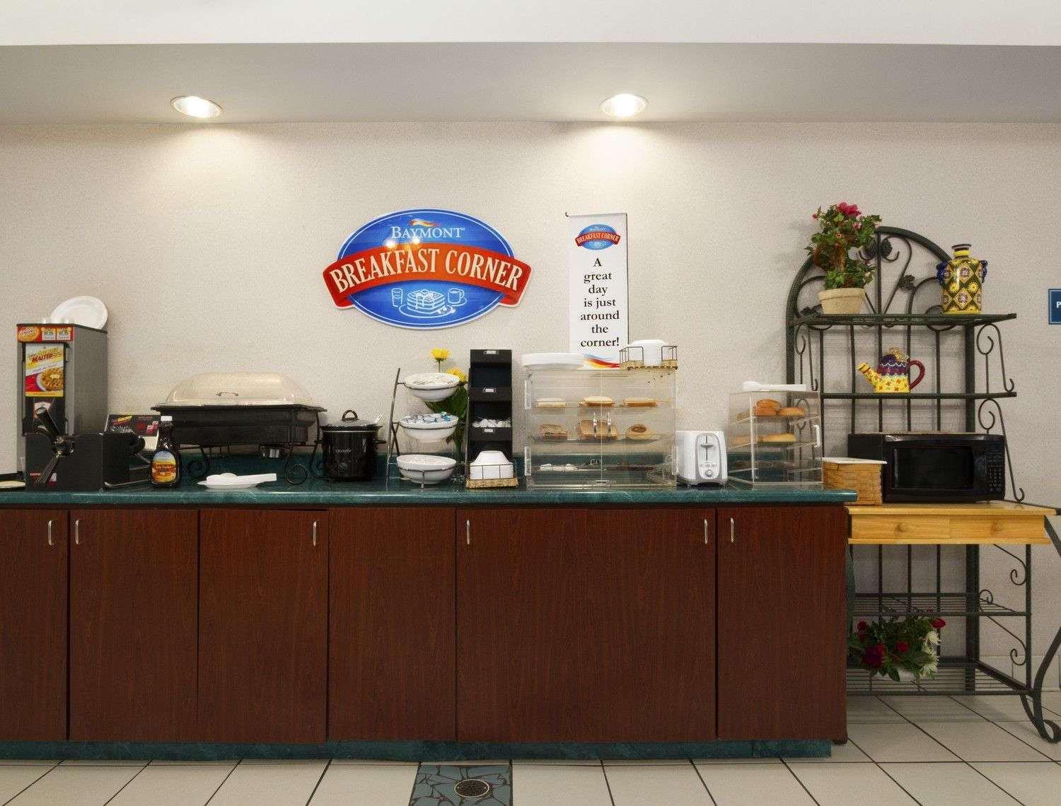 Baymont By Wyndham Кросвил Екстериор снимка